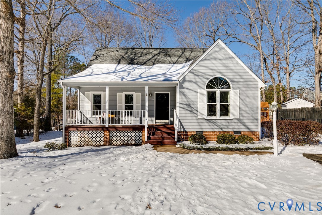 Welcome Home! The sidewalk is cleared for