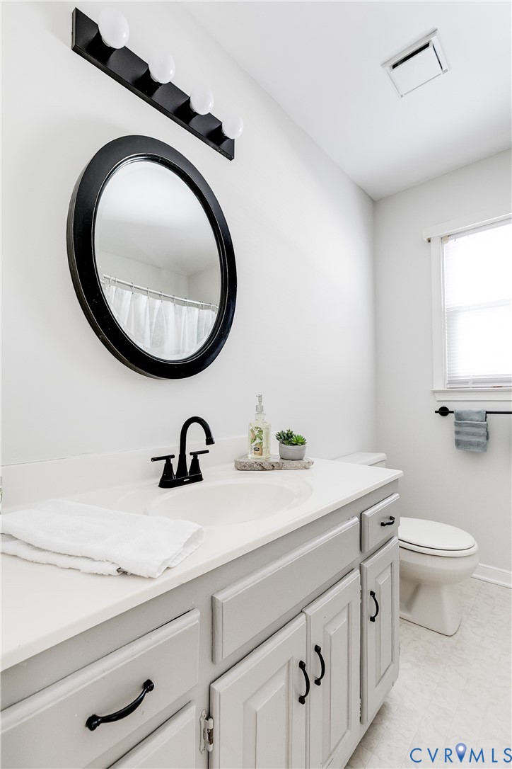 12504 Rue Noelle Court Midlothian, VA 23114 - Photo 25 of 39 First Floor Full Bath