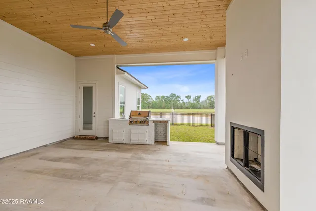 $518,540 | 104 Cypress Lk Drive, Youngsville, LA 70592