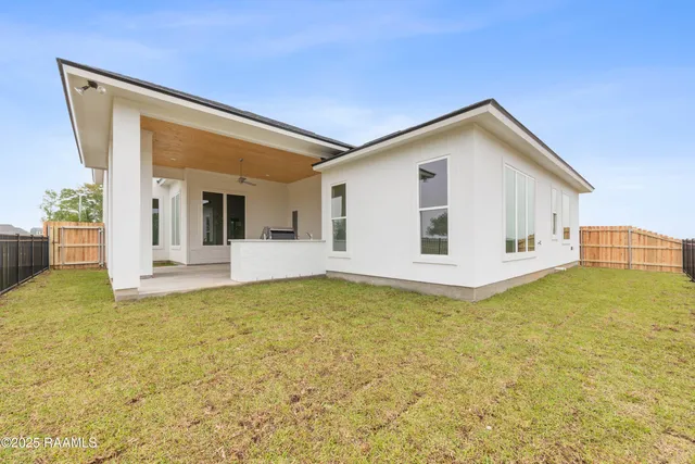 $518,540 | 104 Cypress Lk Drive, Youngsville, LA 70592