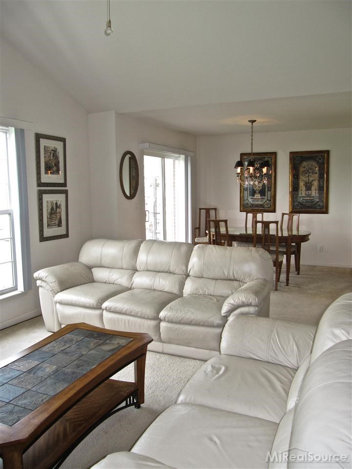 1871 Flagstone Circle Rochester, MI 48307 - Photo 14 of 29 31219969-13.JPG