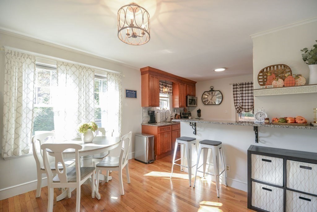 51 Hoover Road Walpole, MA 02081 - Photo 9 of 34 Gallery Image 9
