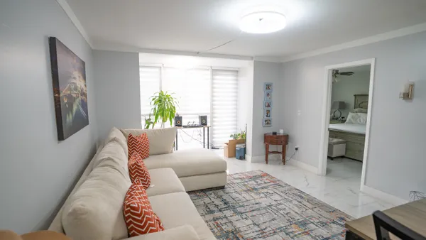 $1,800 | 8285 Sunrise Lakes Boulevard, Unit 110, Sunrise, FL 33322