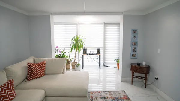 $1,800 | 8285 Sunrise Lakes Boulevard, Unit 110, Sunrise, FL 33322