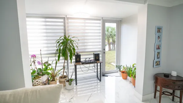 $1,800 | 8285 Sunrise Lakes Boulevard, Unit 110, Sunrise, FL 33322