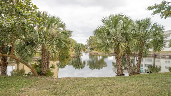 $1,800 | 8285 Sunrise Lakes Boulevard, Unit 110, Sunrise, FL 33322