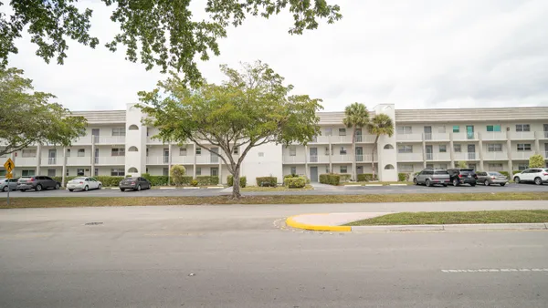 $1,800 | 8285 Sunrise Lakes Boulevard, Unit 110, Sunrise, FL 33322