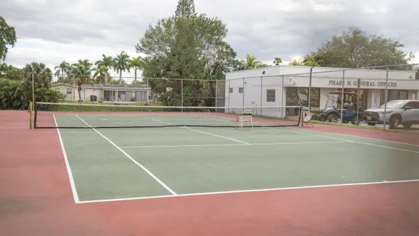 $1,800 | 8285 Sunrise Lakes Boulevard, Unit 110, Sunrise, FL 33322