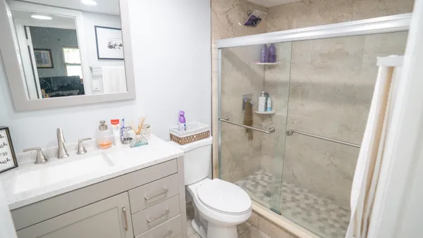 $1,800 | 8285 Sunrise Lakes Boulevard, Unit 110, Sunrise, FL 33322