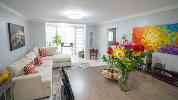 $1,800 | 8285 Sunrise Lakes Boulevard, Unit 110, Sunrise, FL 33322