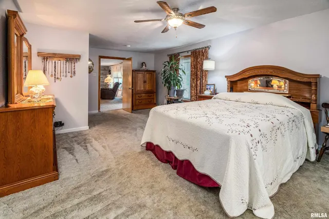 $269,000 | 2305 Weaver Road, Herrin, IL 62948