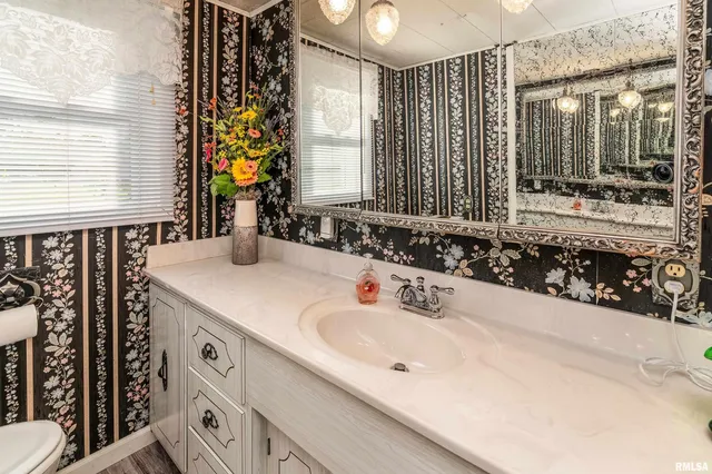 $269,000 | 2305 Weaver Road, Herrin, IL 62948