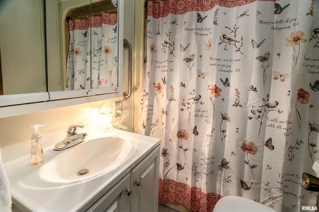 $269,000 | 2305 Weaver Road, Herrin, IL 62948