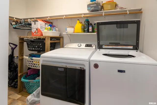 $269,000 | 2305 Weaver Road, Herrin, IL 62948