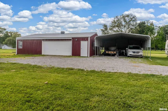 $269,000 | 2305 Weaver Road, Herrin, IL 62948