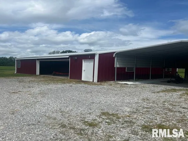 $269,000 | 2305 Weaver Road, Herrin, IL 62948