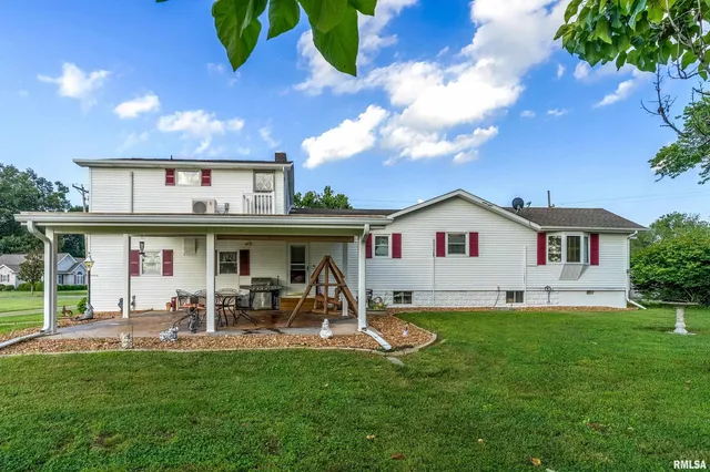 $269,000 | 2305 Weaver Road, Herrin, IL 62948