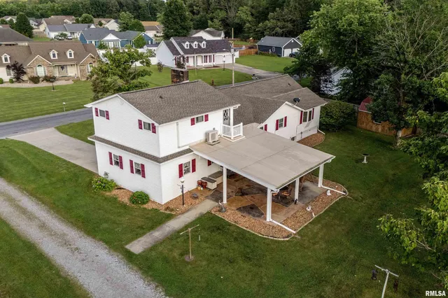 $269,000 | 2305 Weaver Road, Herrin, IL 62948