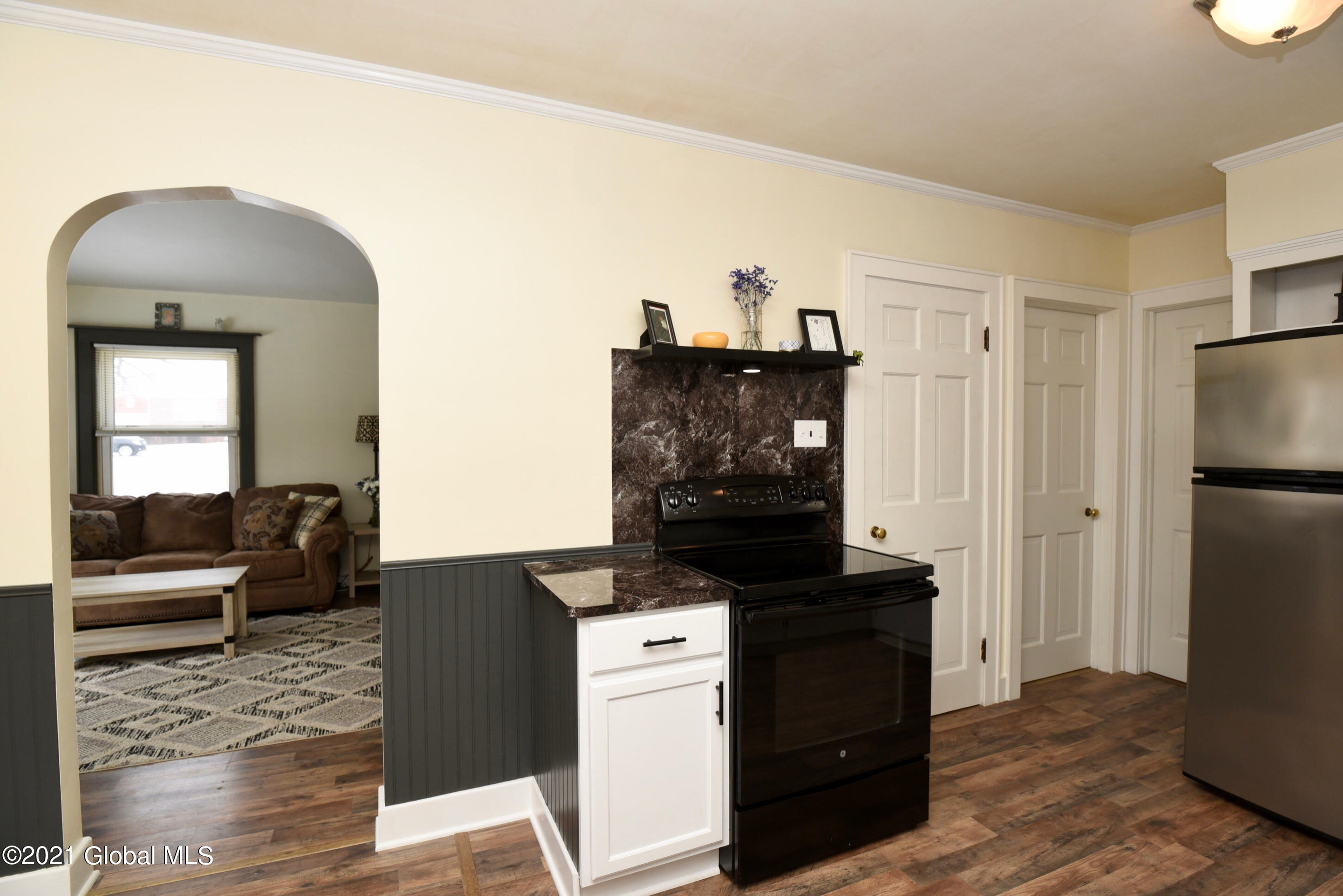 1443 Midline Road Amsterdam, NY 12010 - Photo 17 of 49 17