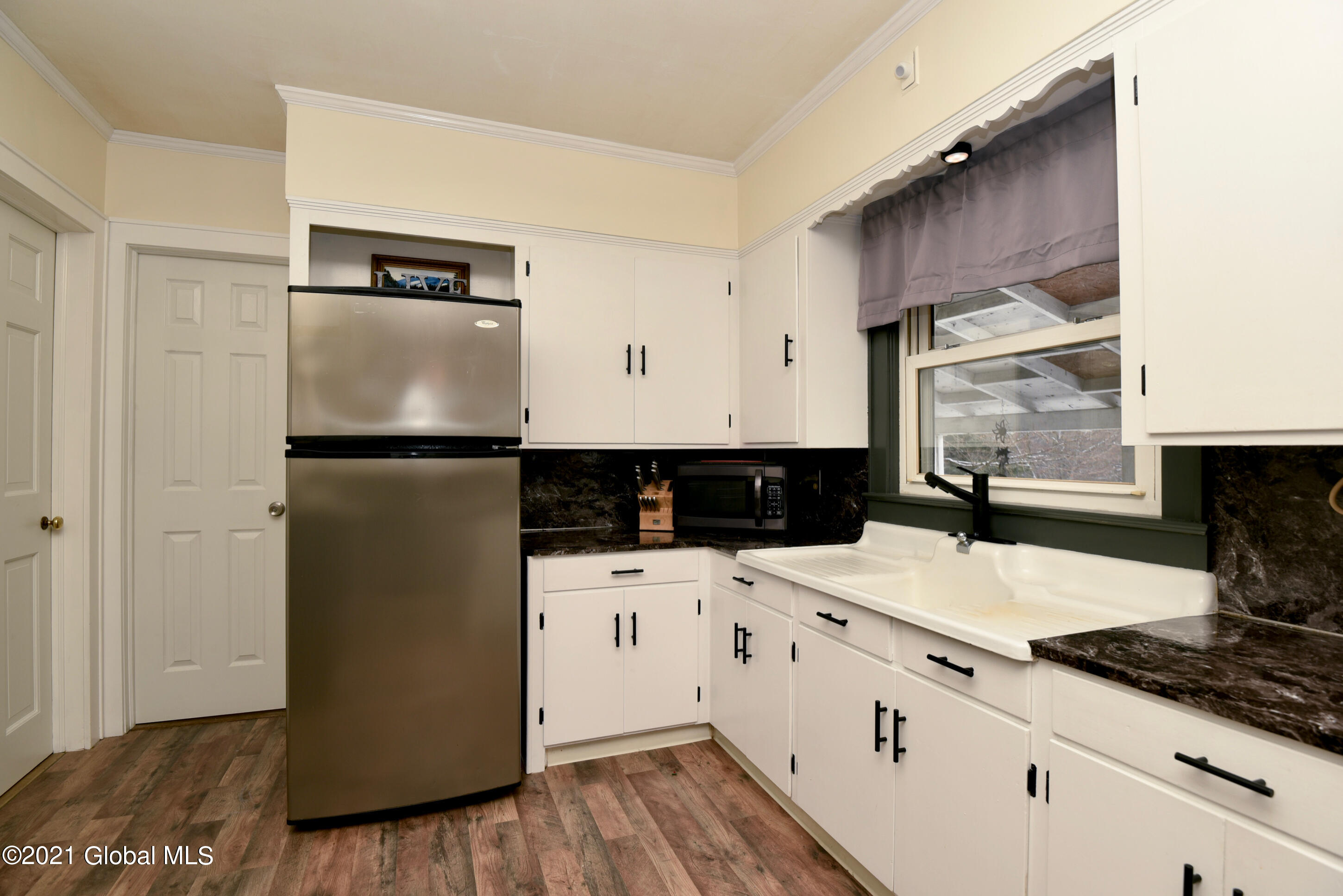 1443 Midline Road Amsterdam, NY 12010 - Photo 18 of 49 18