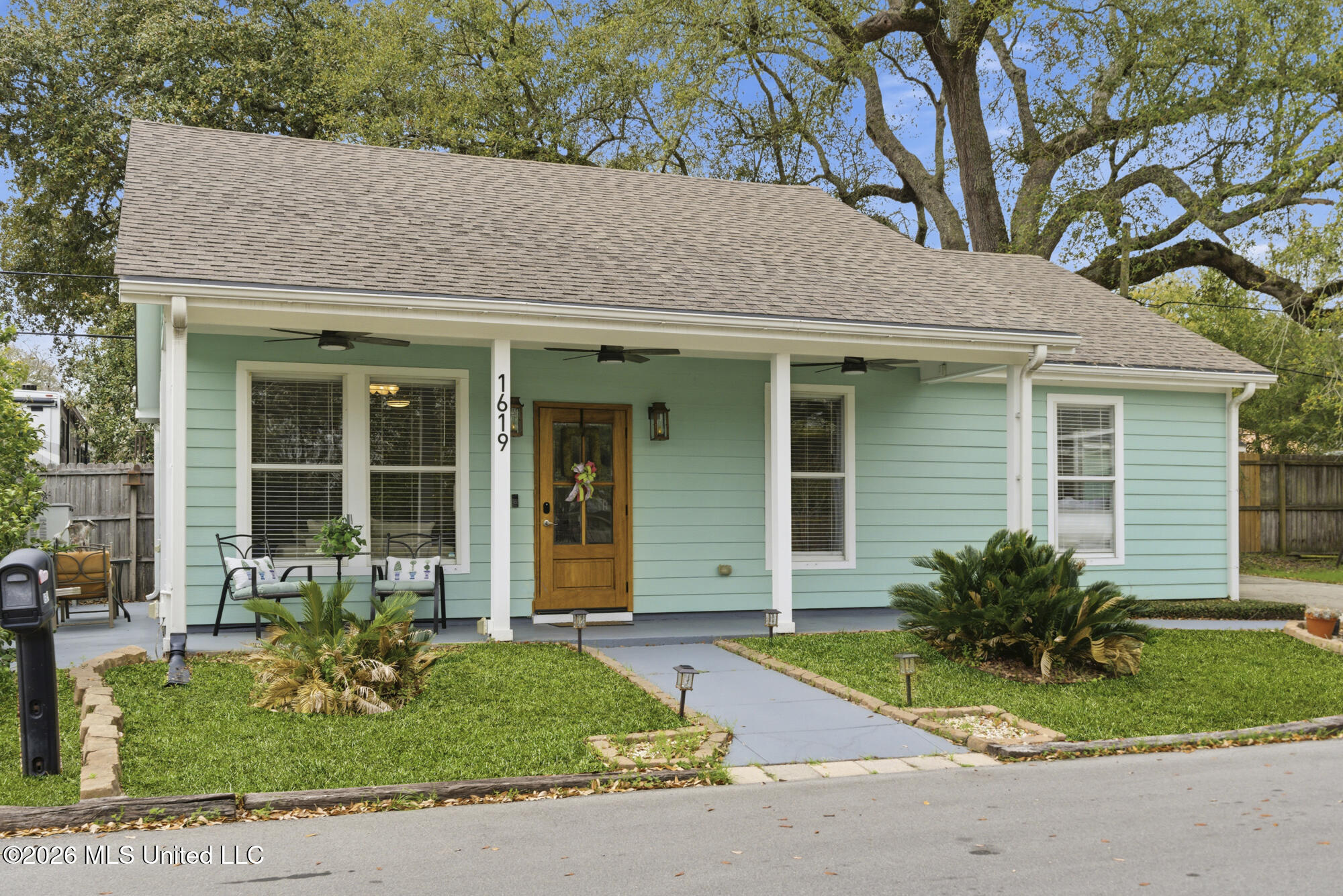 1619 Nichols Court Gulfport, MS 39501 - Photo 19 of 19 1619 Nichols Front Porch
