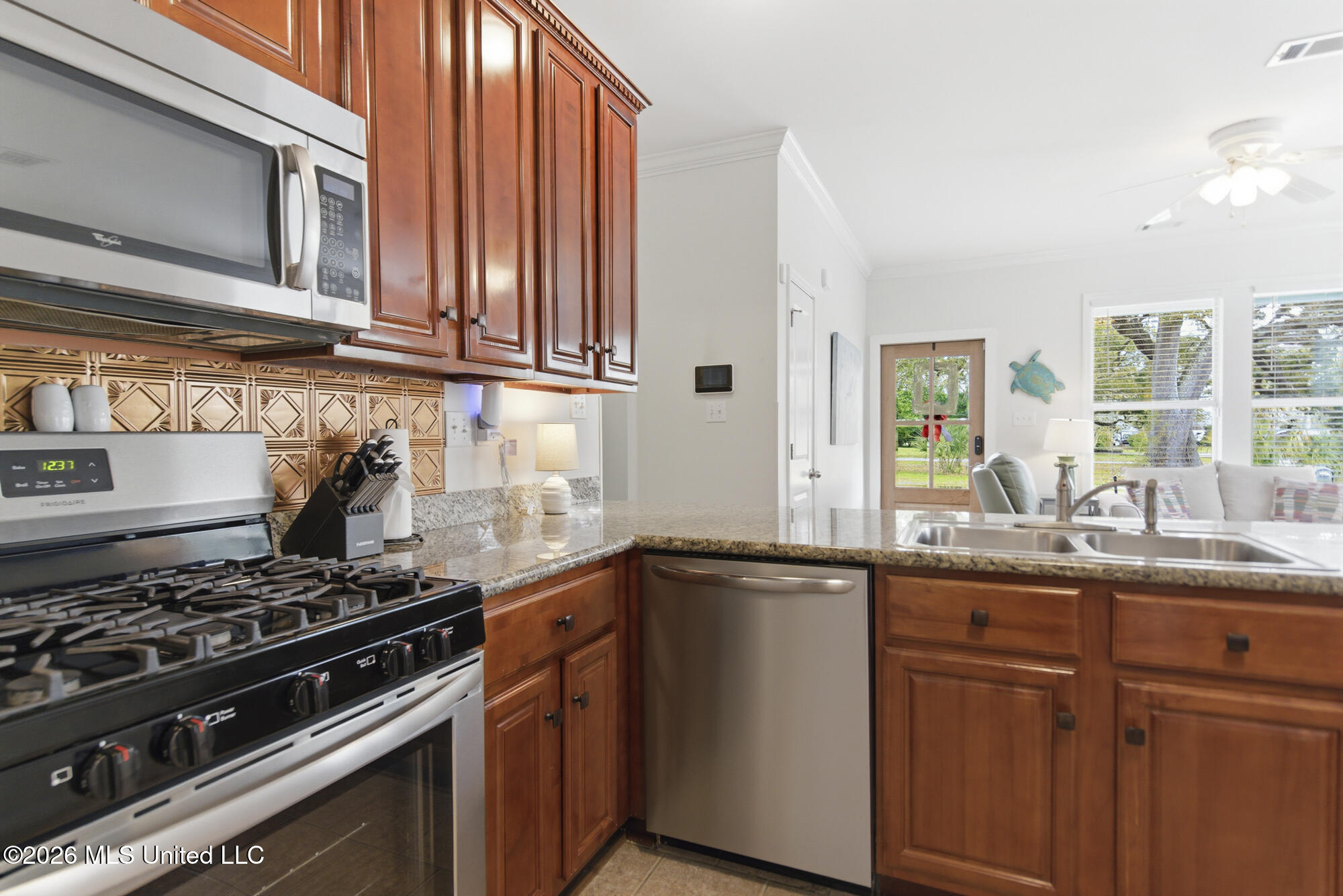 1619 Nichols Court Gulfport, MS 39501 - Photo 4 of 19 1619 Nichols Counter Space Ate