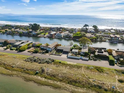$5,250,000 | 169 Dipsea Road, Stinson Beach, CA 94970