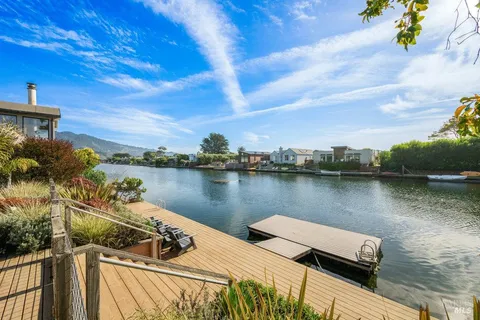 $5,250,000 | 169 Dipsea Road, Stinson Beach, CA 94970