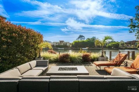 $5,250,000 | 169 Dipsea Road, Stinson Beach, CA 94970