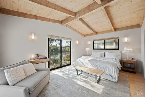 $5,250,000 | 169 Dipsea Road, Stinson Beach, CA 94970