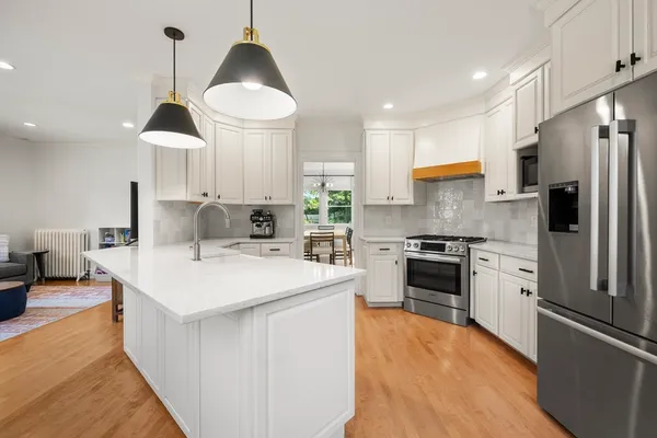 $1,699,900 | 18 Benvenue Street, Wellesley, MA 02482