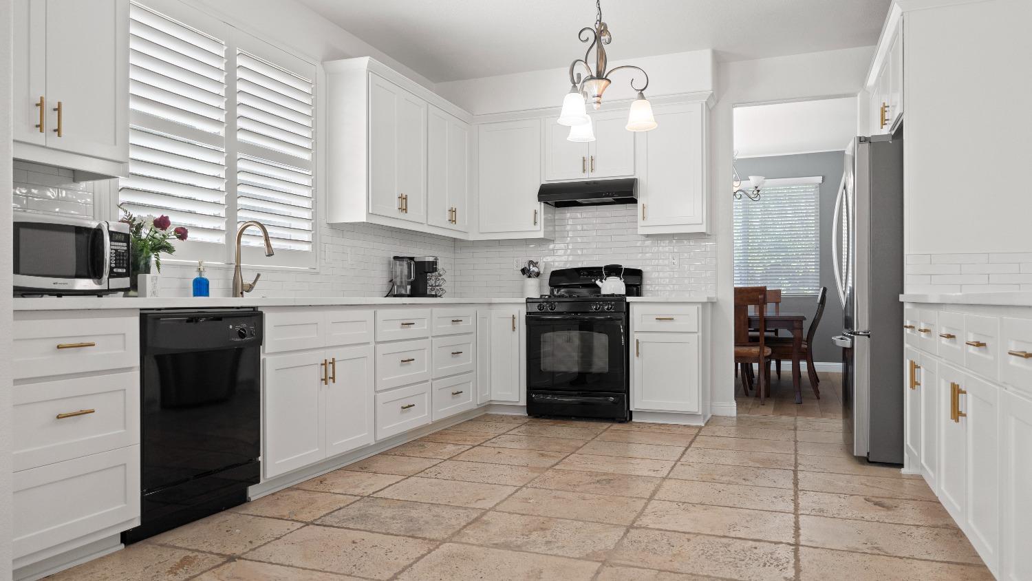 1125 Elder Avenue Dinuba, CA 93618 - Photo 11 of 39