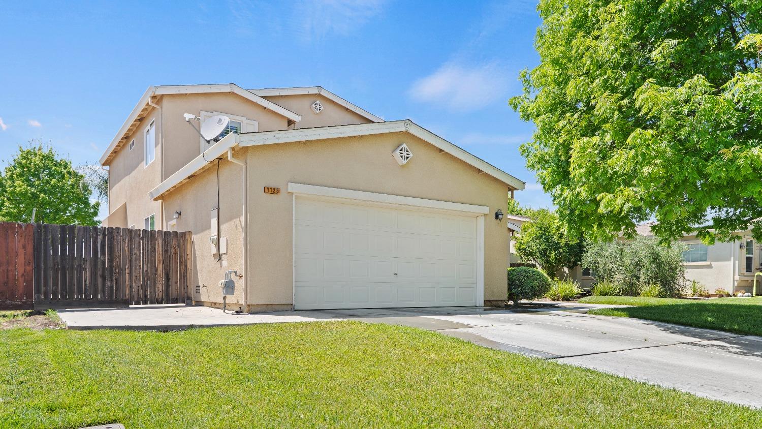 1125 Elder Avenue Dinuba, CA 93618 - Photo 2 of 39