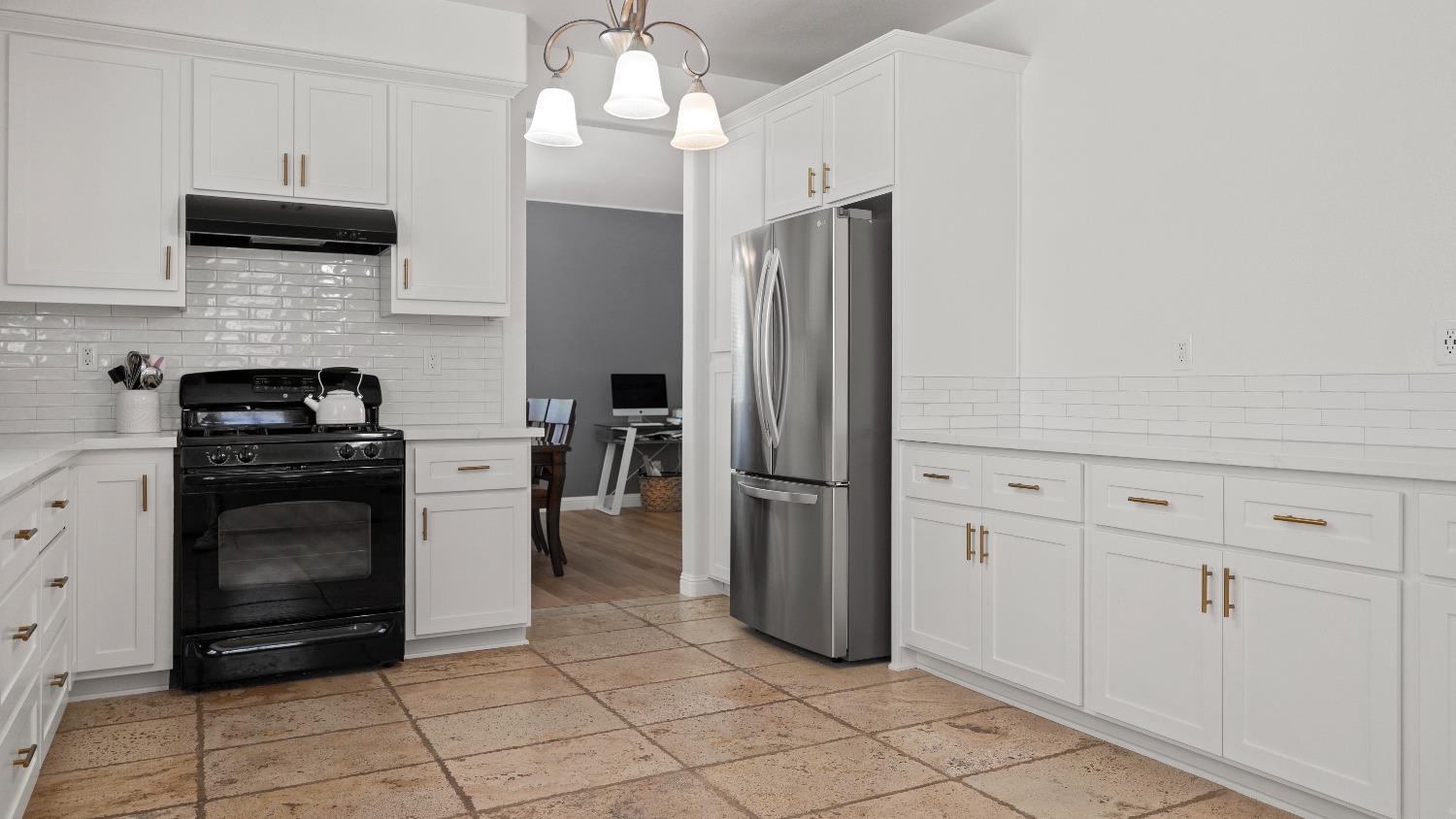 1125 Elder Avenue Dinuba, CA 93618 - Photo 10 of 39