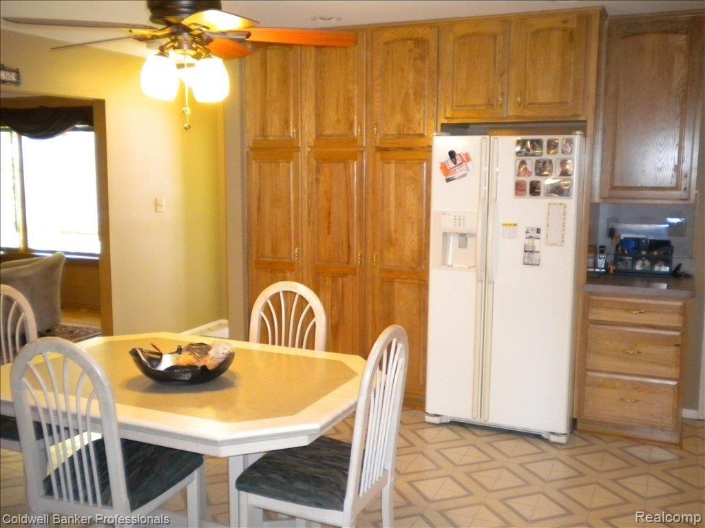 16232 Riverside Drive Livonia, MI 48154 - Photo 4 of 24 Kitchen 3
