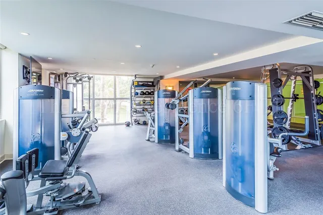 $6,500 | 2110 North Ocean Boulevard, Unit 6F, Fort Lauderdale, FL 33305