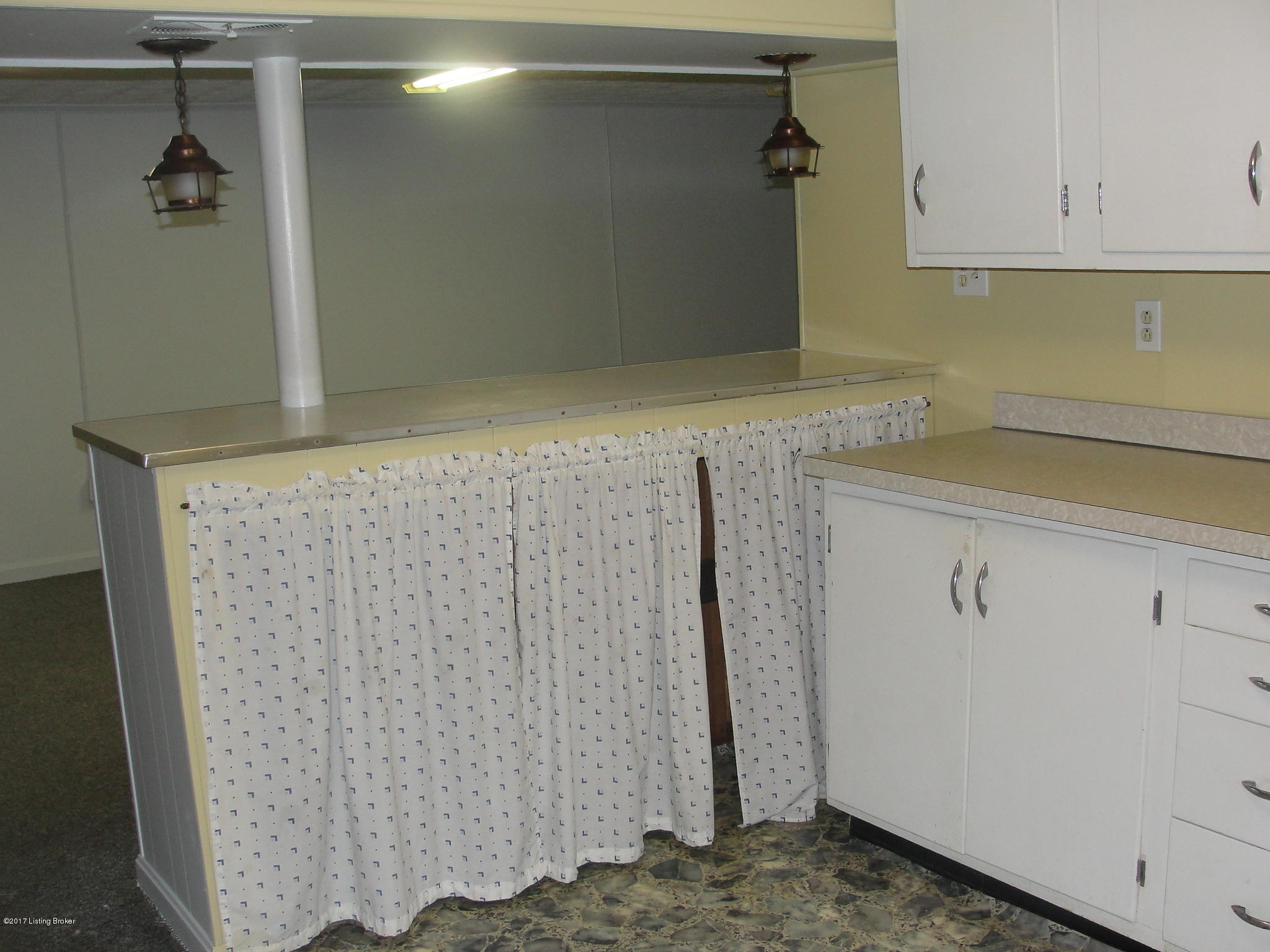 1001 Clayborne Road Louisville, KY 40214 - Photo 25 of 37 2017-06-19 15.16.36