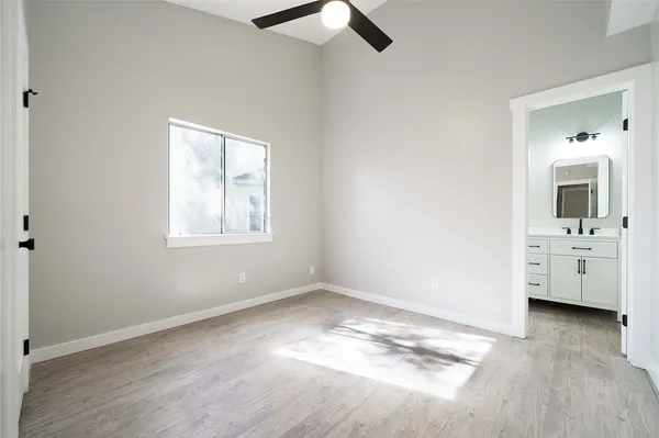 a view of empty room with window