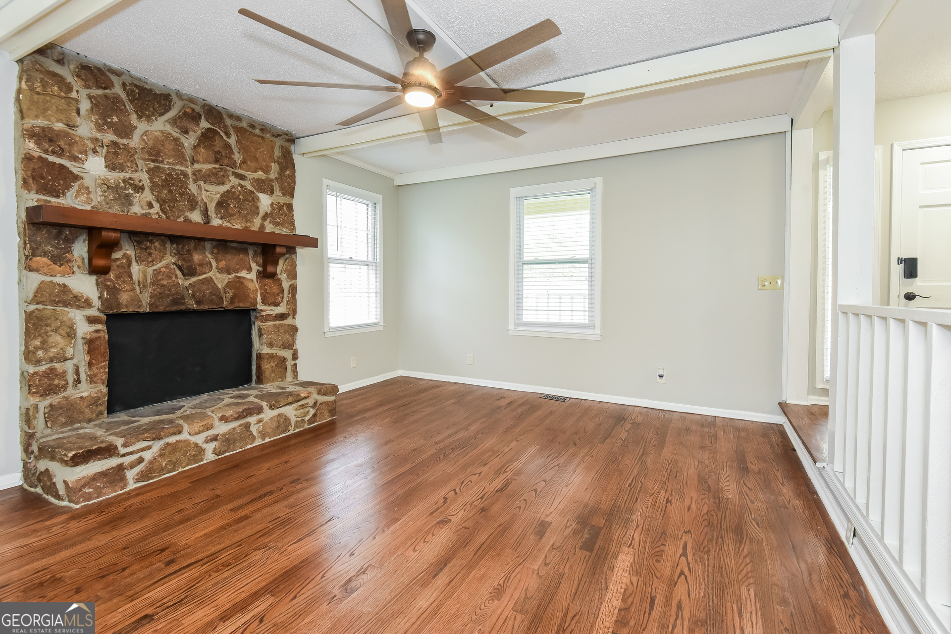 3542 Thompson Bend Gainesville, GA 30506 - Photo 2 of 17