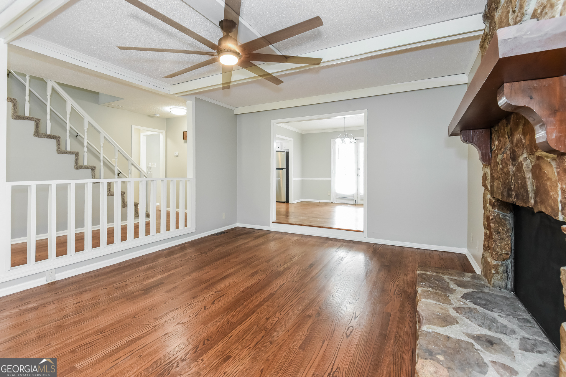 3542 Thompson Bend Gainesville, GA 30506 - Photo 3 of 17