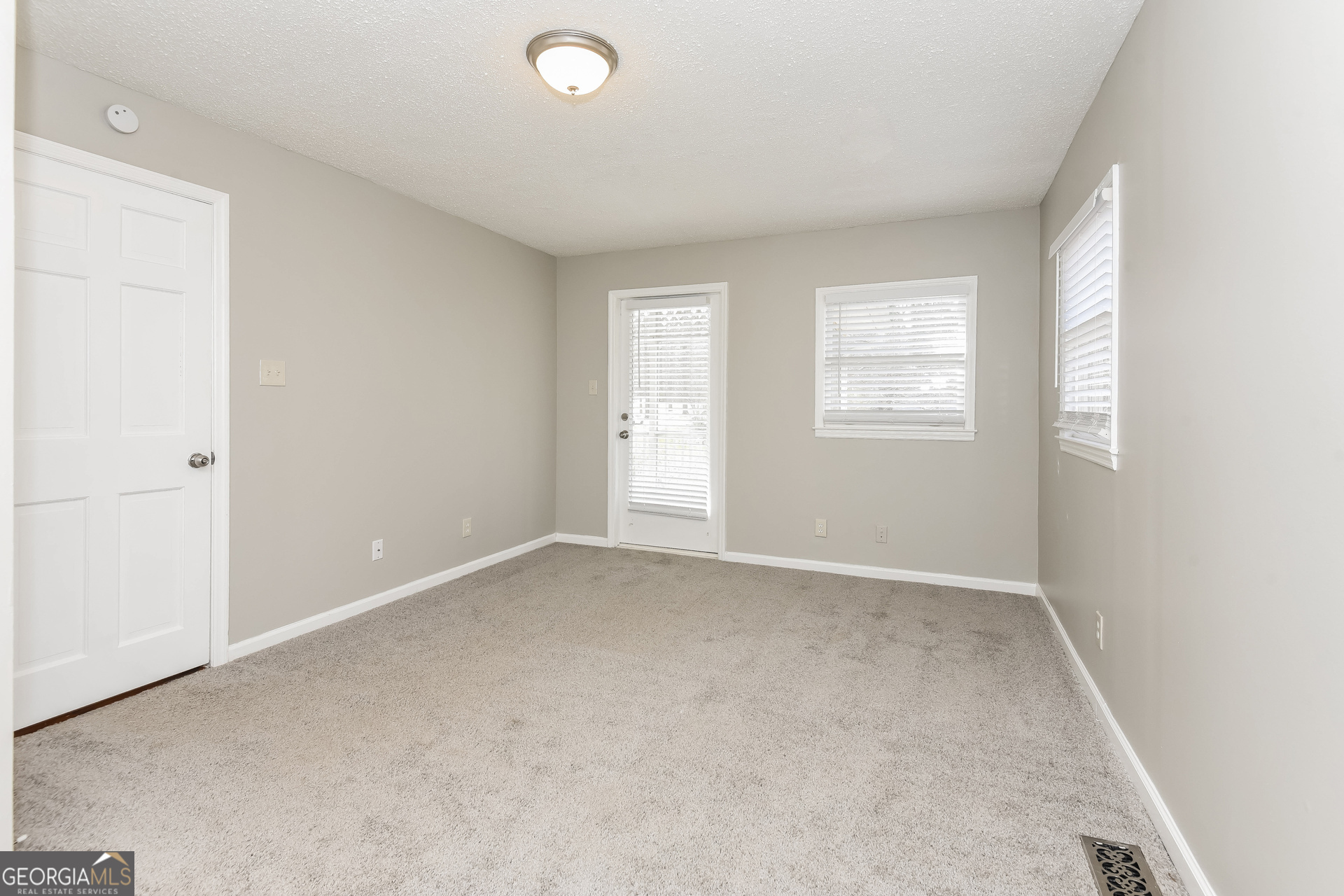 3542 Thompson Bend Gainesville, GA 30506 - Photo 10 of 17