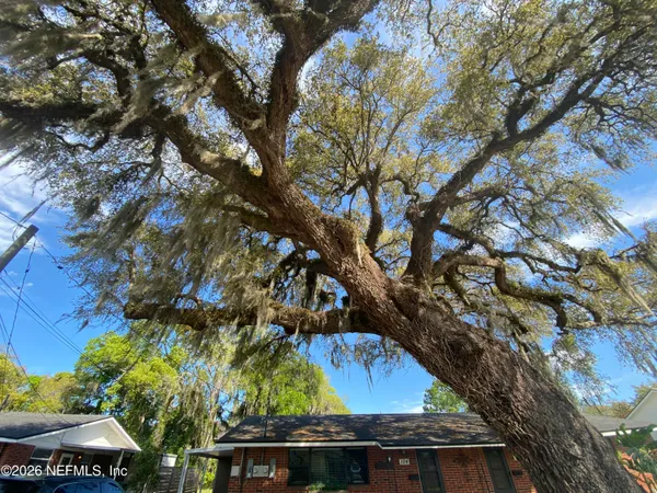 $1,900 | 104 St Elmo Road, Green Cove Springs, FL 32043