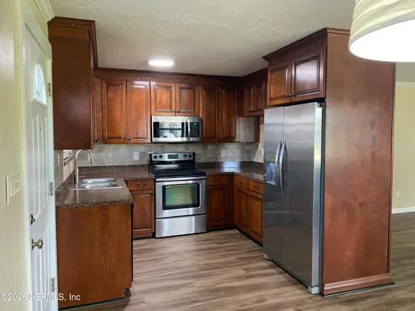 $1,900 | 104 St Elmo Road, Green Cove Springs, FL 32043