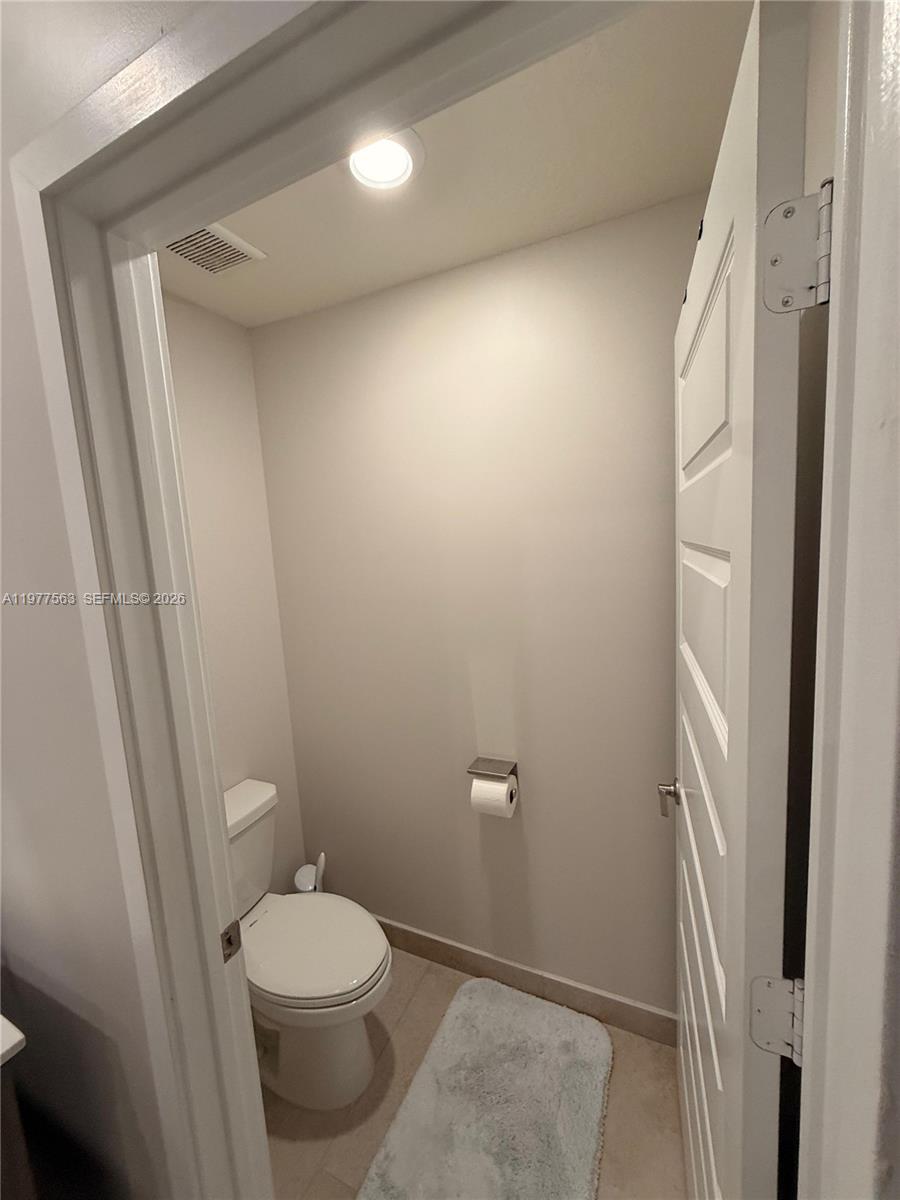 4900 Northwest 83rd Path Doral, FL 33166 - Photo 25 of 39