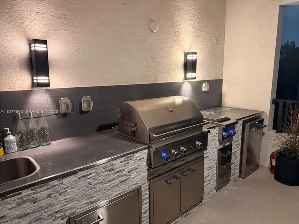 $5,400 | 4900 Northwest 83rd Path, Doral, FL 33166