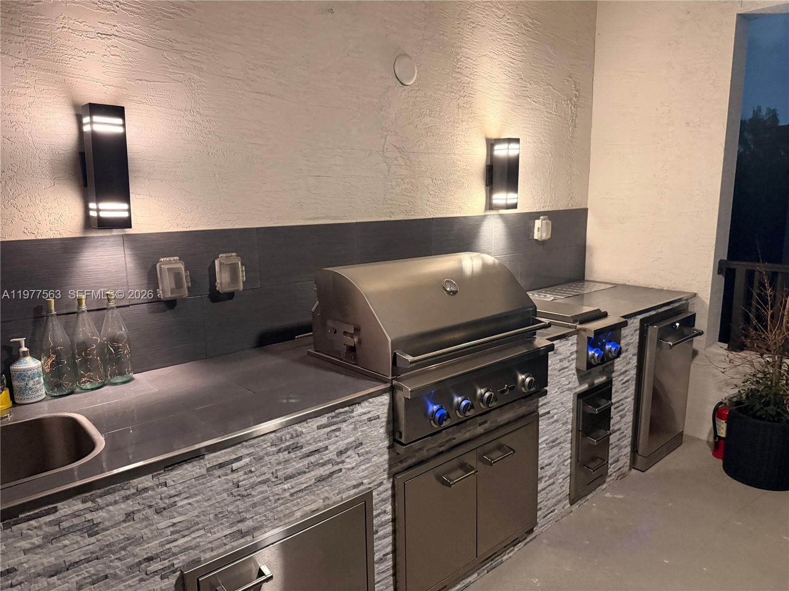 4900 Northwest 83rd Path Doral, FL 33166 - Photo 27 of 39