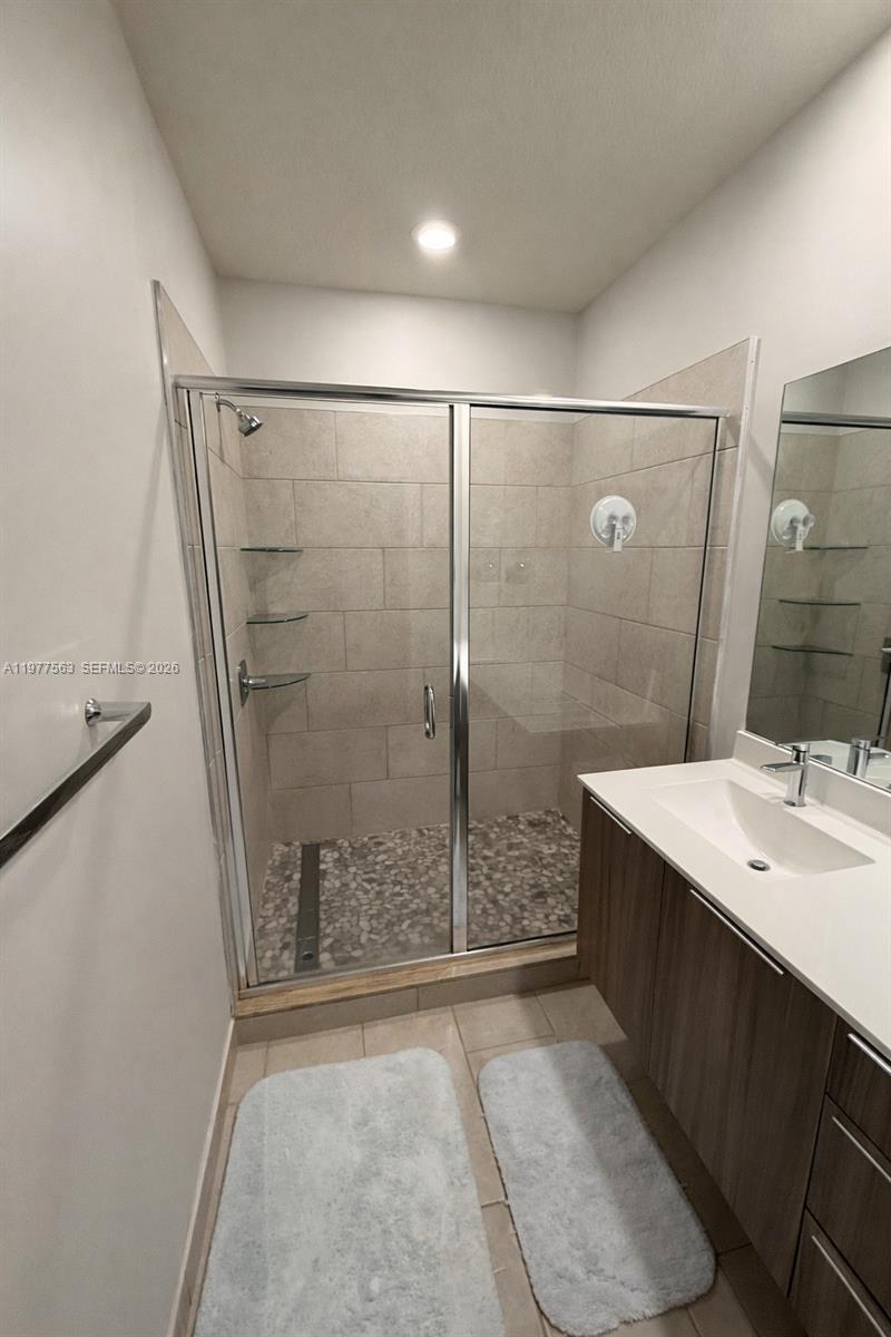 4900 Northwest 83rd Path Doral, FL 33166 - Photo 9 of 39