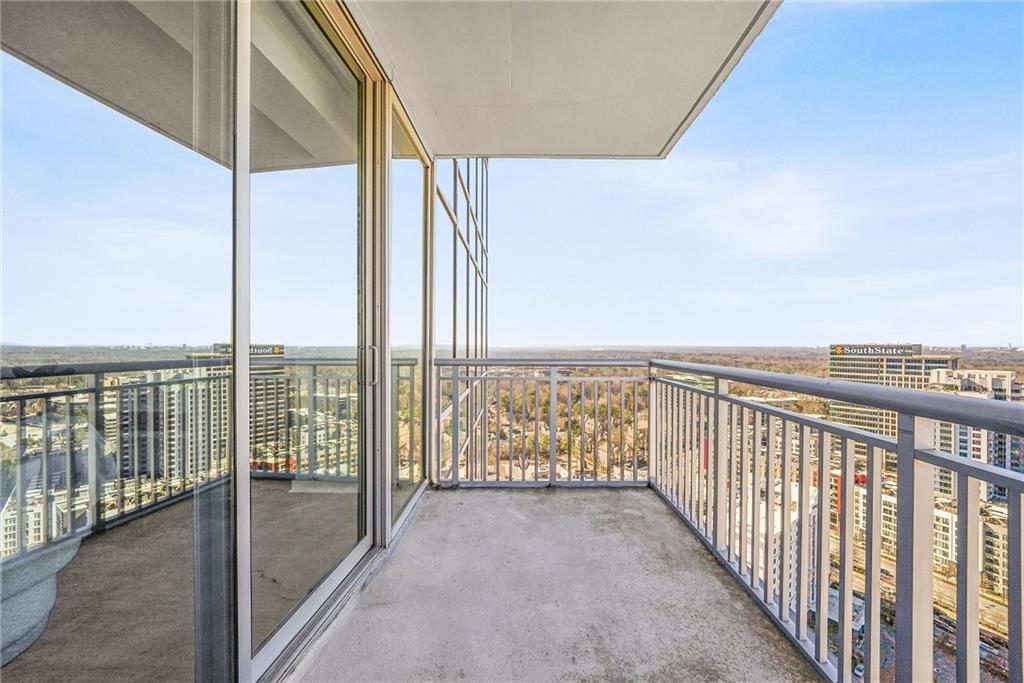 3338 Peachtree Road Northeast, Unit 3302 Atlanta, GA 30326 - Photo 42 of 42 a view of hallway with balcony