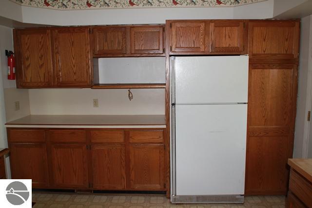 10880 Thiel Road Traverse City, MI 49685 - Photo 10 of 17 1737935-9.JPG