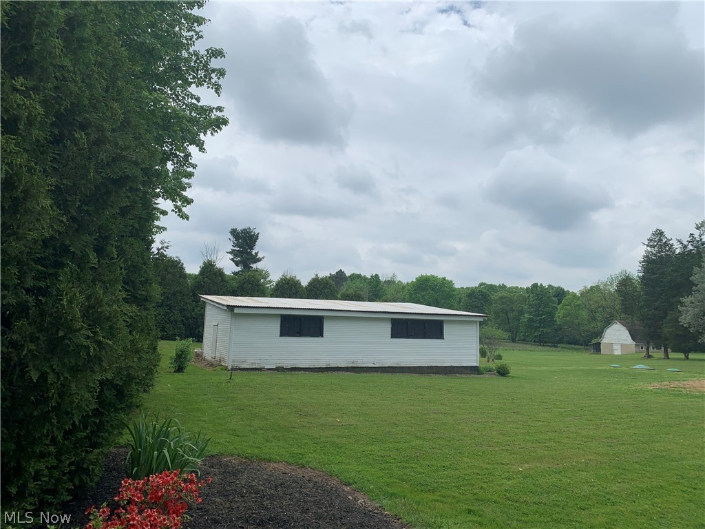 865 Tibbetts Wick Road Girard, OH 44420 - Photo 7 of 30